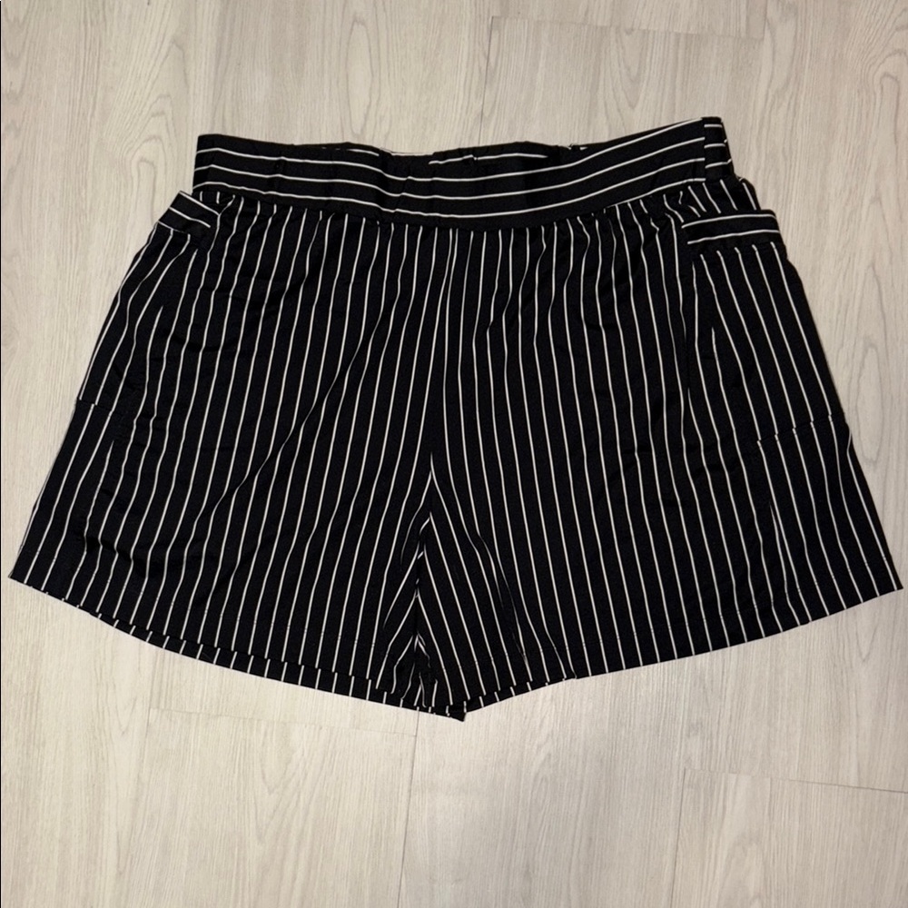 ROBERT LOUIS high waist black and white striped shorts